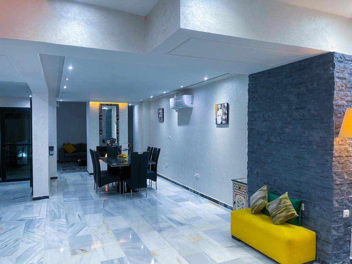 Appartement En Duplex Avec 3 Chambres Haut Standing Gueliz Marrakech มาร์ราเกช ภายนอก รูปภาพ