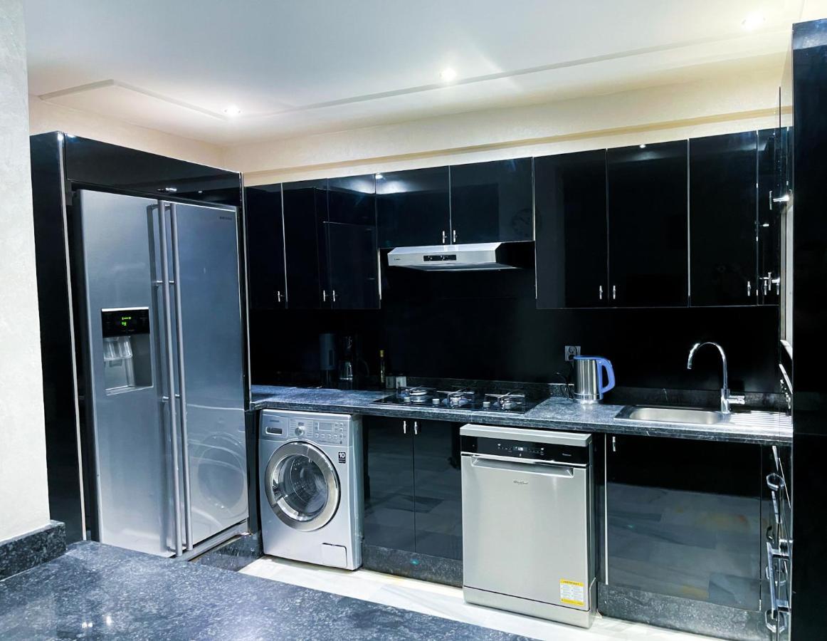 Appartement En Duplex Avec 3 Chambres Haut Standing Gueliz Marrakech มาร์ราเกช ภายนอก รูปภาพ