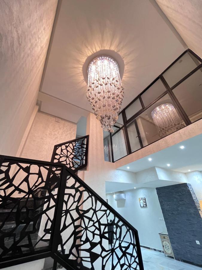 Appartement En Duplex Avec 3 Chambres Haut Standing Gueliz Marrakech มาร์ราเกช ภายนอก รูปภาพ