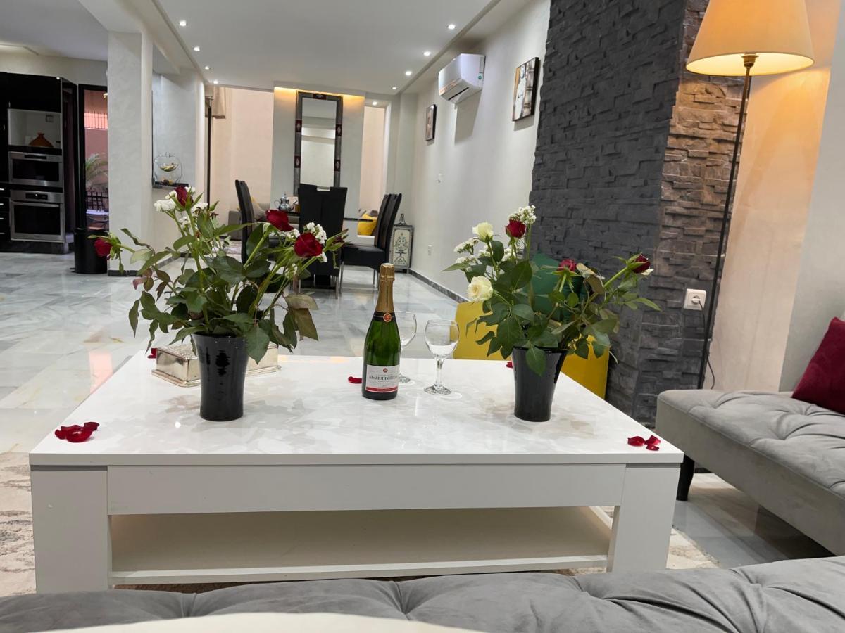 Appartement En Duplex Avec 3 Chambres Haut Standing Gueliz Marrakech มาร์ราเกช ภายนอก รูปภาพ