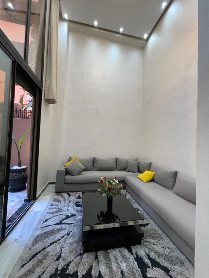 Appartement En Duplex Avec 3 Chambres Haut Standing Gueliz Marrakech มาร์ราเกช ภายนอก รูปภาพ
