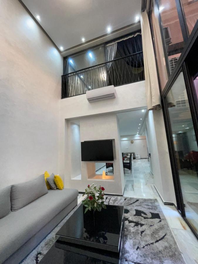Appartement En Duplex Avec 3 Chambres Haut Standing Gueliz Marrakech มาร์ราเกช ภายนอก รูปภาพ