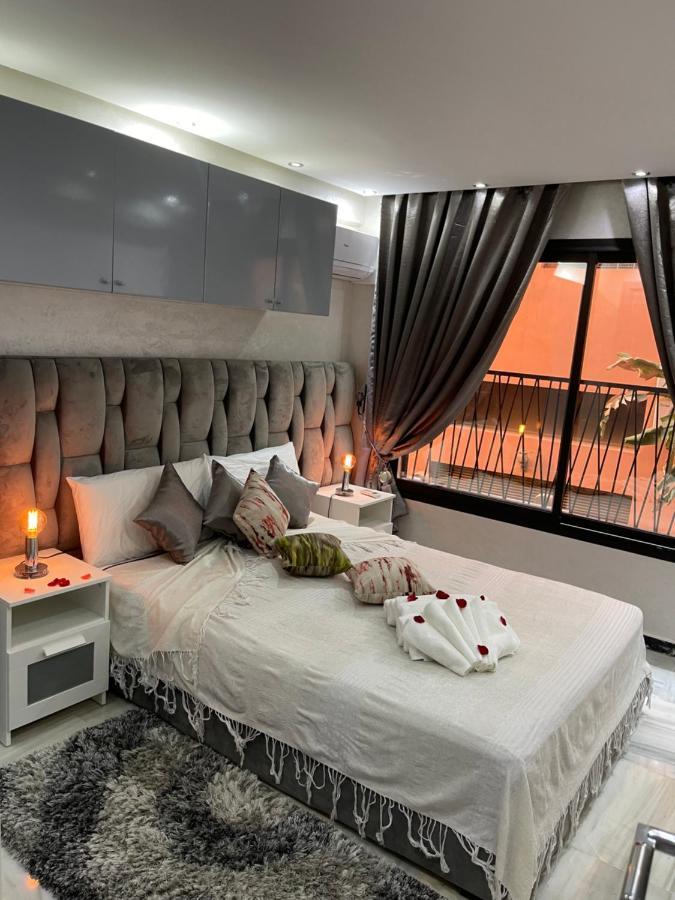 Appartement En Duplex Avec 3 Chambres Haut Standing Gueliz Marrakech มาร์ราเกช ภายนอก รูปภาพ