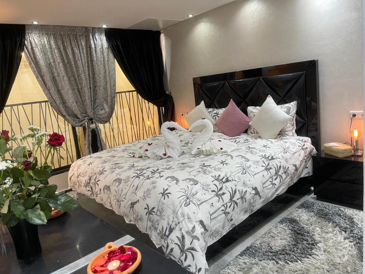 Appartement En Duplex Avec 3 Chambres Haut Standing Gueliz Marrakech มาร์ราเกช ภายนอก รูปภาพ